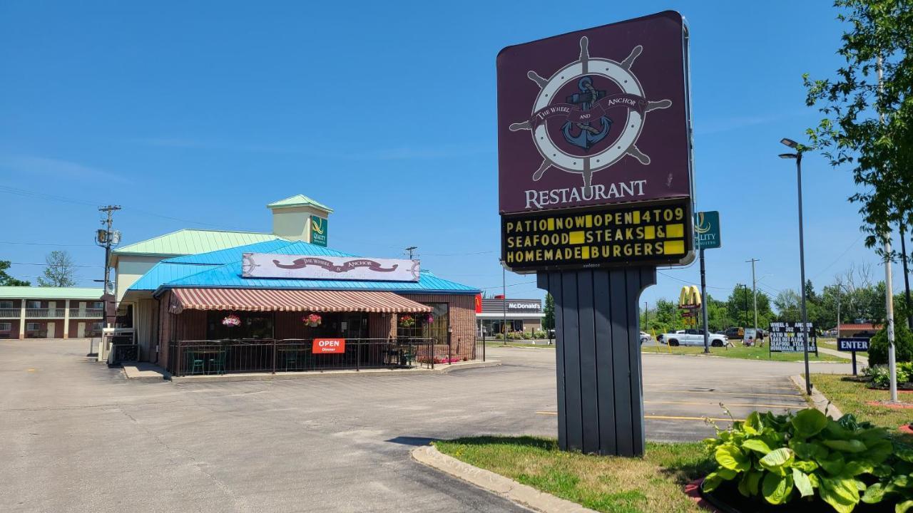 Quality Inn & Suites 1000 Islands Gananoque Exterior photo