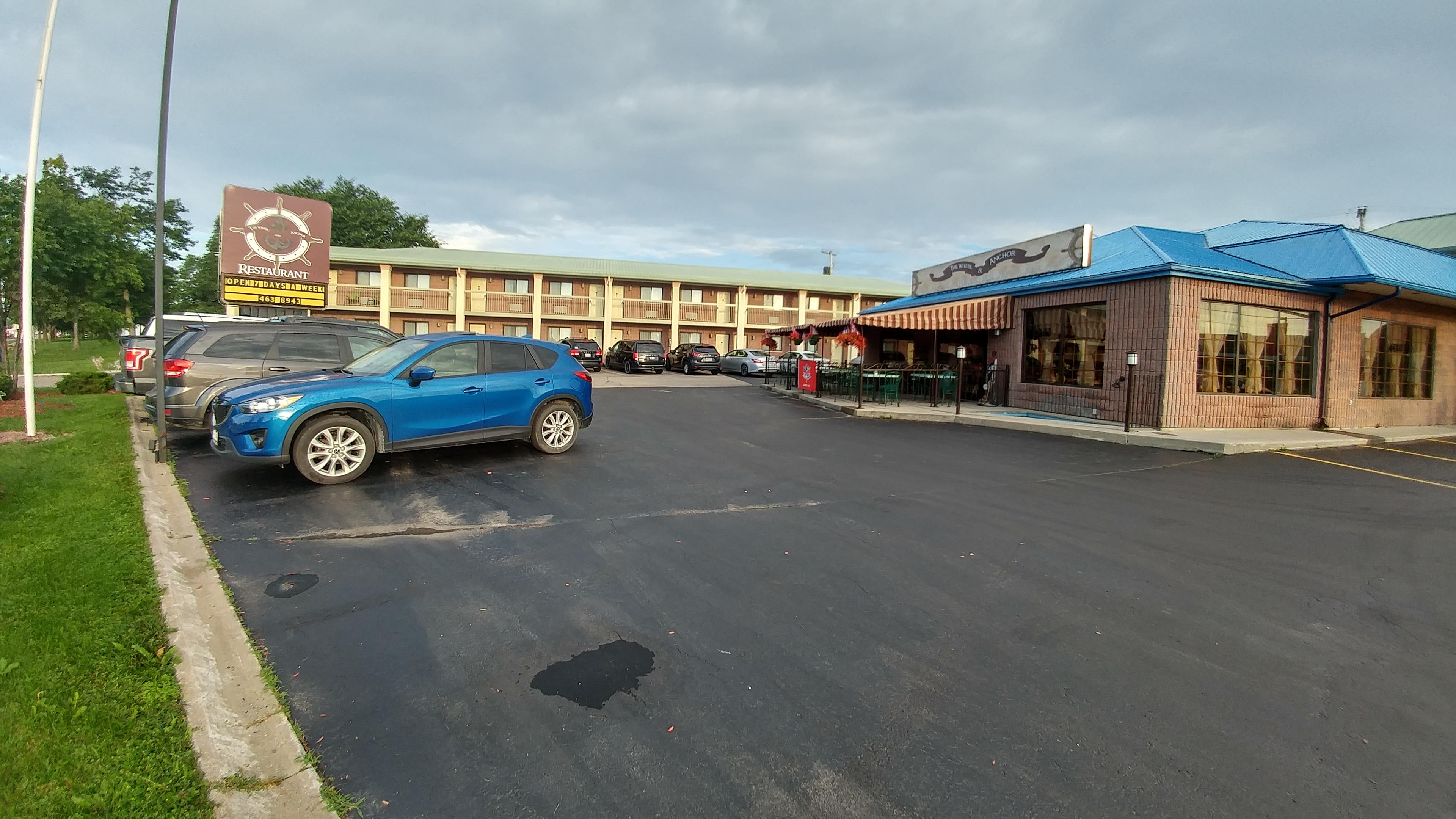 Quality Inn & Suites 1000 Islands Gananoque Exterior photo