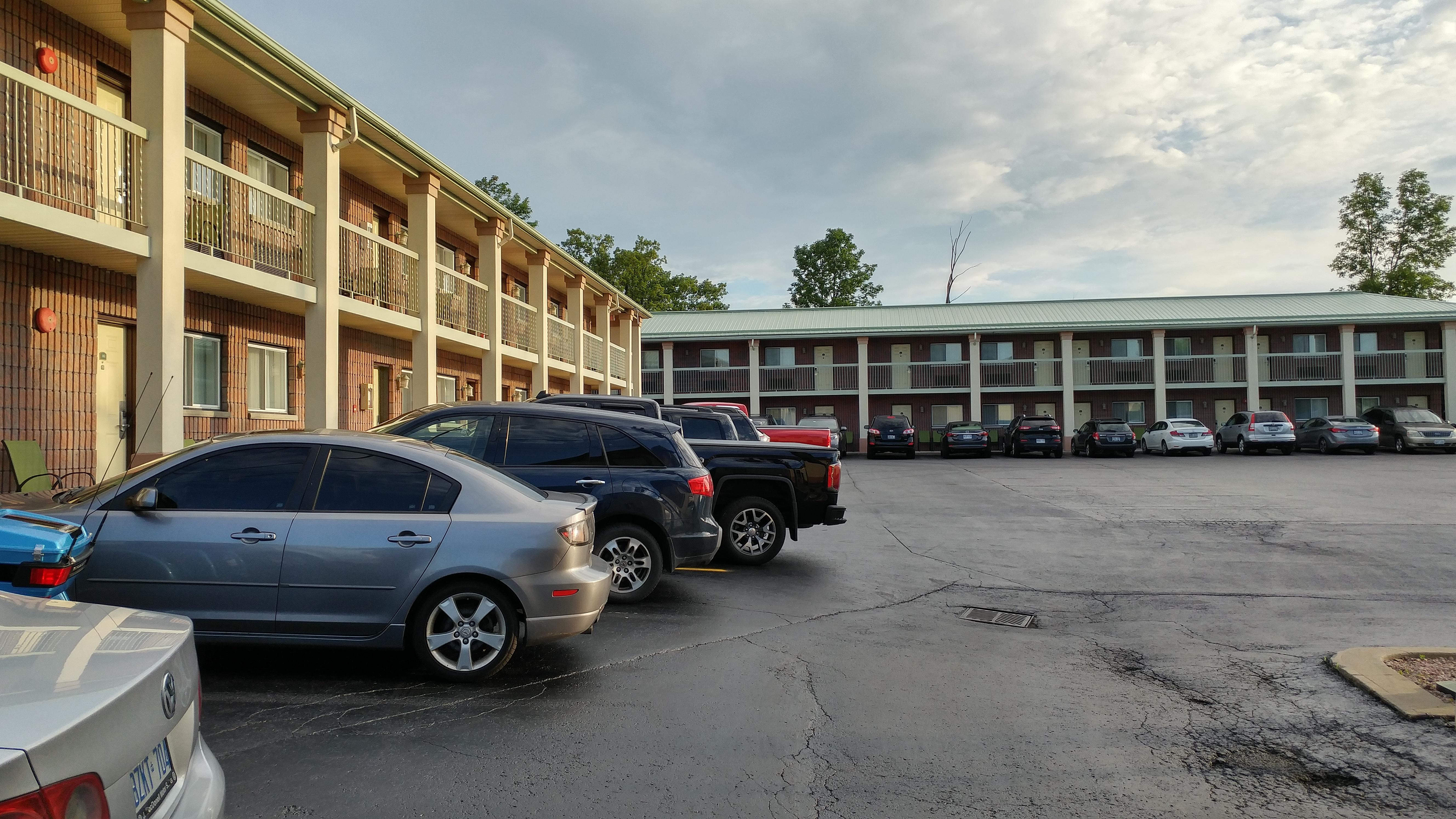 Quality Inn & Suites 1000 Islands Gananoque Exterior photo